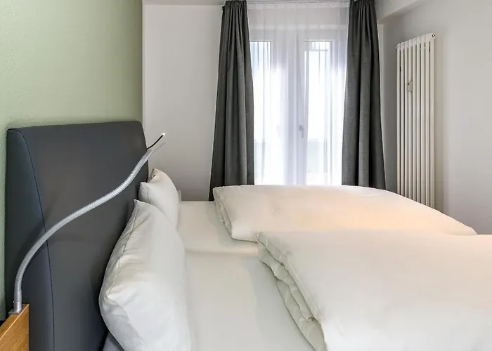 Deichhaeuser Anna Kueste Deichhaeuser Anna Kueste 7-13 *